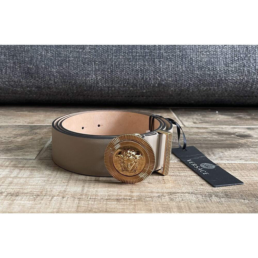 $895 NWT Versace Medusa Taupe Round Gold Buckle Smooth Leather Belt Size 110(44)
